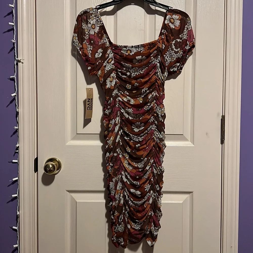 NWT Madden ruched dress - Picture 4 of 4